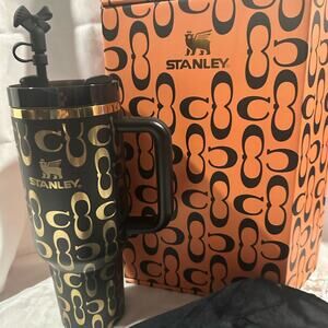 Stanley x Coach H2.0 FlowState Quencher tumbler 40 0z